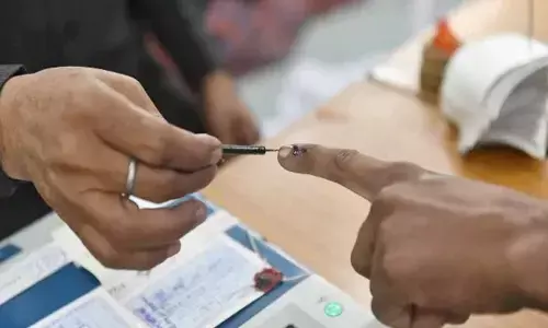 Money and Liquor Politics Overshadow Democracy in Jogulamba Gadwal’s Second phase Money and Liquor Politics Overshadow Democracy in Jogulamba Gadwal’s Second phase