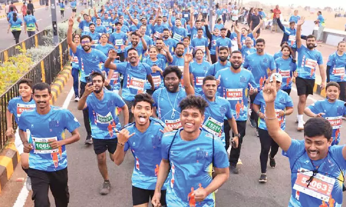 ‘Vizag Navy Marathon 2025’ attracts over 17,000 runners ‘Vizag Navy Marathon 2025’ attracts over 17,000 runners