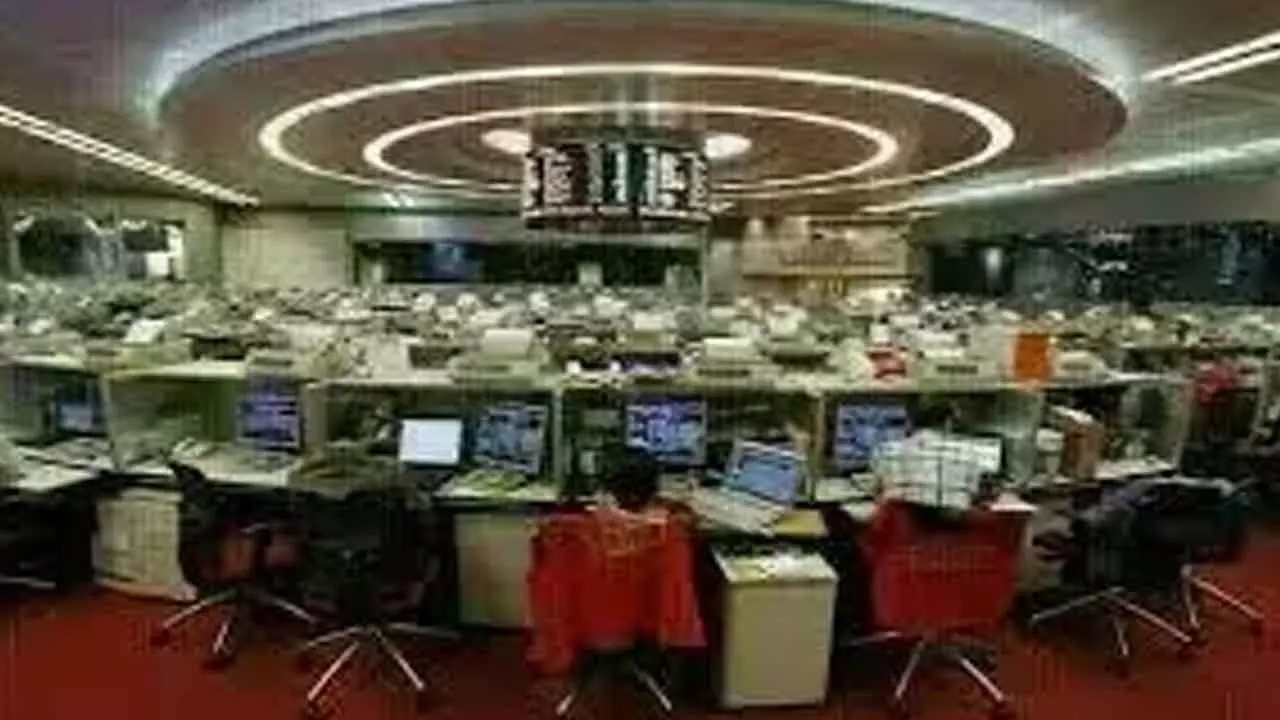 China, Hong Kong stocks fall on gloomy economic data, Vanke default risks China, Hong Kong stocks fall on gloomy economic data, Vanke default risks