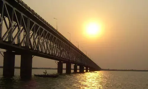 Godavari shore reverberates with Vande Mataram Godavari shore reverberates with Vande Mataram