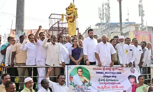 Floral tributes paid to Amarajeevi Potti Sriramulu in Kurnool - Minister Bharath describes Amarajeevi as legendary figure Floral tributes paid to Amarajeevi Potti Sriramulu in Kurnool - Minister Bharath describes Amarajeevi as legendary figure