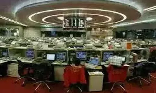 China, Hong Kong stocks fall on gloomy economic data, Vanke default risks China, Hong Kong stocks fall on gloomy economic data, Vanke default risks