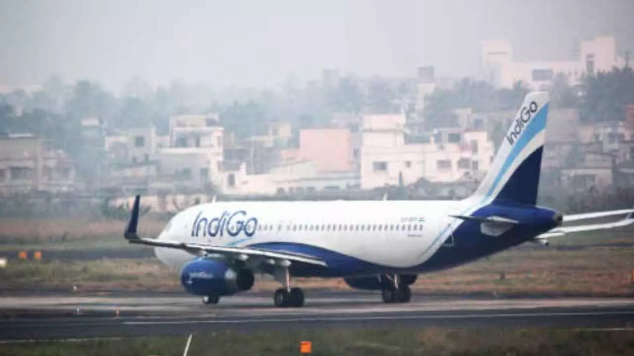 Over 100 flights cancelled across Delhi, Bluru, Mumbai, Hyd Over 100 flights cancelled across Delhi, Bluru, Mumbai, Hyd