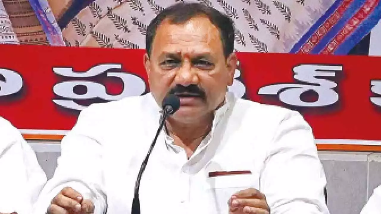 To Accept Or Not To…Mantri kursi puts Mahesh Kumar on a sticky wicket To Accept Or Not To…Mantri kursi puts Mahesh Kumar on a sticky wicket