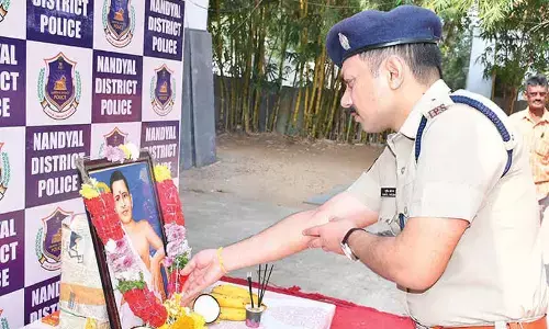 Police pay tributes to Amarajeevi Potti Sriramulu