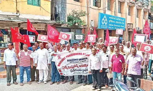 Railway pensioners stage protest Railway pensioners stage protest
