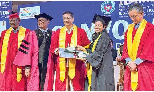 Develop leadership skills to compete globally: Odisha Guv Develop leadership skills to compete globally: Odisha Guv