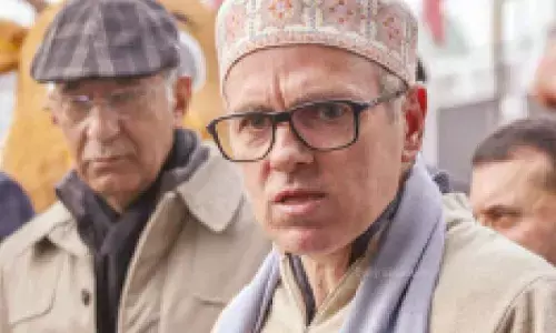 Niqab incident: Nitish revealing his true colours, says J-K CM Niqab incident: Nitish revealing his true colours, says J-K CM