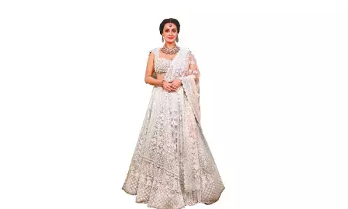 Dia Mirza marks 20 years of her Christmas tree: ‘Reusing is great way of letting go of patterns’ Dia Mirza marks 20 years of her Christmas tree: ‘Reusing is great way of letting go of patterns’