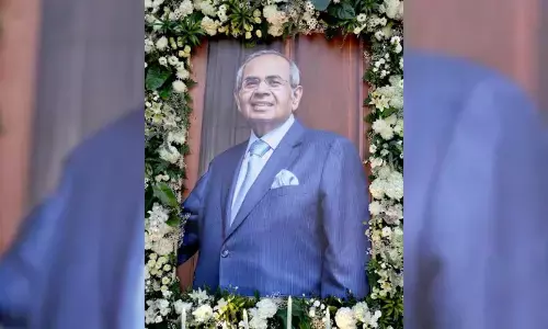 The Hinduja Family & Friends Hold a Prayer Meeting for GP Hinduja The Hinduja Family & Friends Hold a Prayer Meeting for GP Hinduja