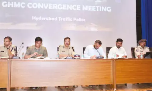Police, civic depts should work in tandem to address traffic, infra issues: CP Sajjanar