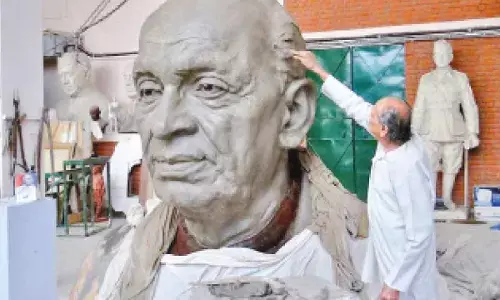 Statue of Unity designer Ram Sutar passes away