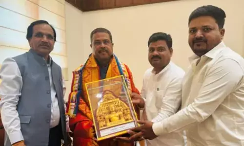 Kalaburagi Jain Youth Seek Centre for Jain Studies at Central University, Submit Memorandum to Education Minister