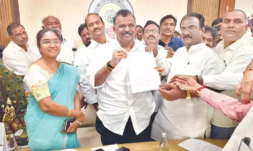 Discharge duties with no scope for graft, minister tells revenue staff