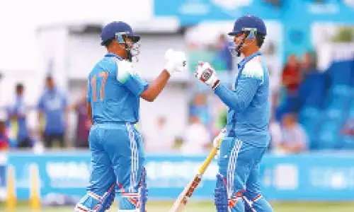 India storm into final; sets up final with Pak
