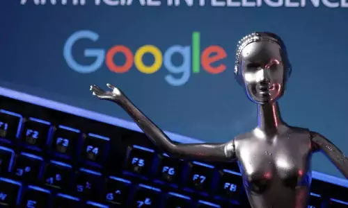 Google Turns to Its Alumni to Regain AI Edge Amid Talent War