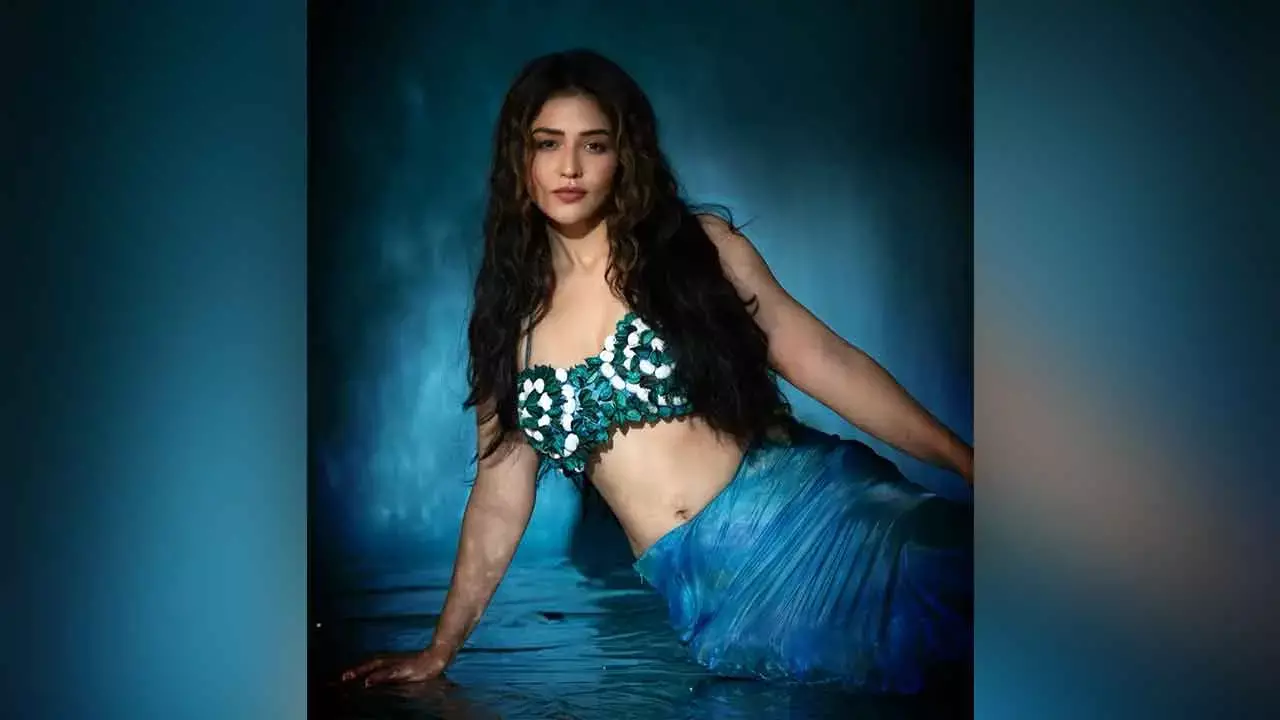 Priyanka Jawalkar wins hearts with subtle elegance