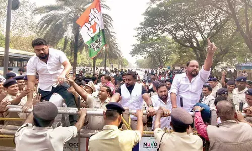 Youth Cong activists try to gherao CM’s residence