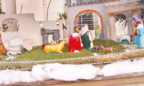 The charm of decorating Christmas crib at home The charm of decorating Christmas crib at home