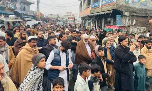 Pakistan: PTI workers intensify protests against sentencing of Imran Khan and his wife