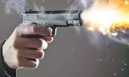 UP Ministers flay Akhilesh over pics with cough syrup accused