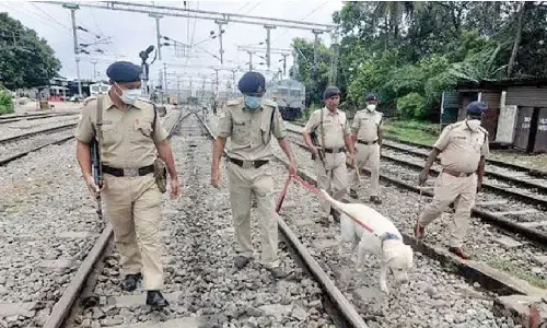 Crackdown on ganja smuggling on railway routes Crackdown on ganja smuggling on railway routes