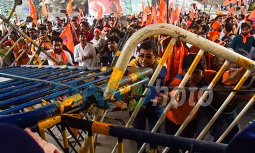 Over 20 injured in Kolkata as protests over Hindu mans murder in Bangladesh turn violent