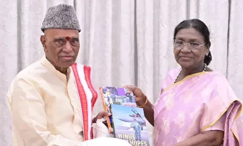 Bandaru Dattatreya meets president Droupadi Murmu