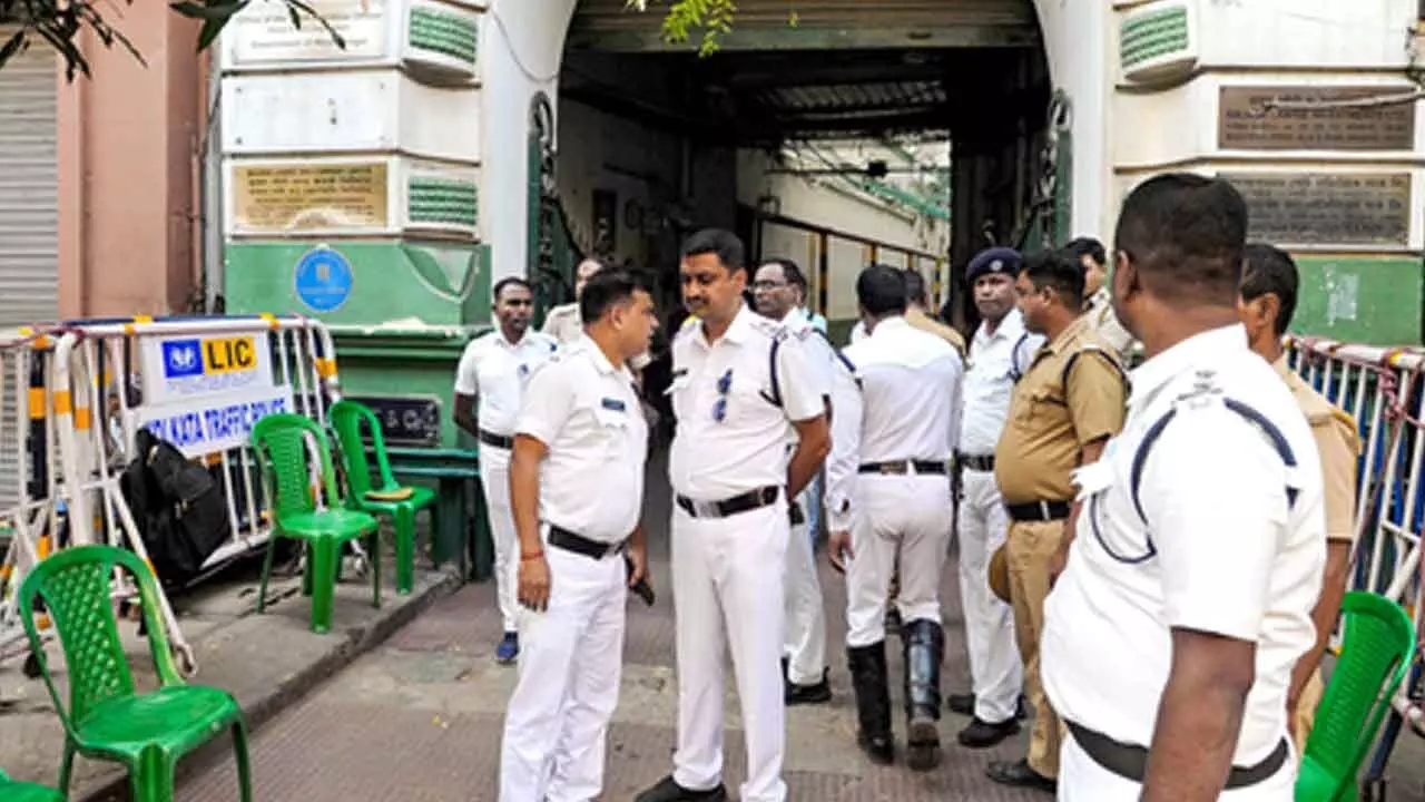 Kolkata Police enhance security arrangements for Christmas, New Year celebrations Kolkata Police enhance security arrangements for Christmas, New Year celebrations