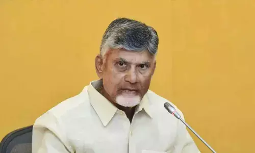 Chandrababu Naidu Reviews Swarnandhra Goals and Implementation Strategy