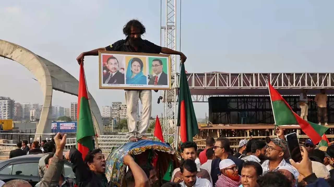 Bangladesh Sees Fresh Violence As Man Dies In Crude Bomb Attack In Dhaka Amid Political Tensions Bangladesh Sees Fresh Violence As Man Dies In Crude Bomb Attack In Dhaka Amid Political Tensions