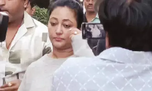 Darshan’s wife files cyber abuse complaint