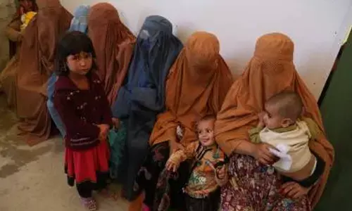 Pakistan, Iran deport over 3,500 Afghan refugees in single day: Taliban