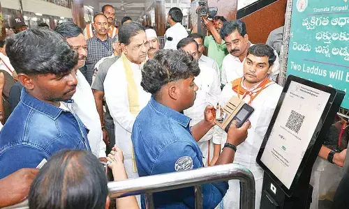 TTD chairman conducts surprise check at laddu counters