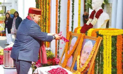 Delhi Assembly pays tribute to Atal, Malaviya