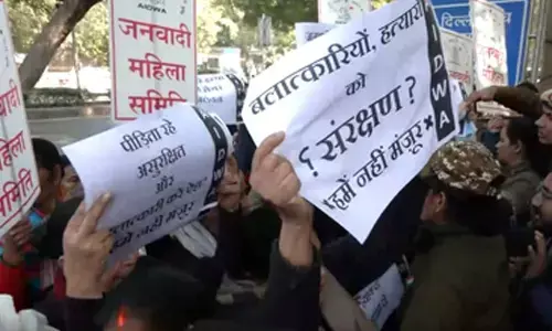 Family members of Unnao rape survivor, activists protest outside Delhi HC against Sengar’s bail