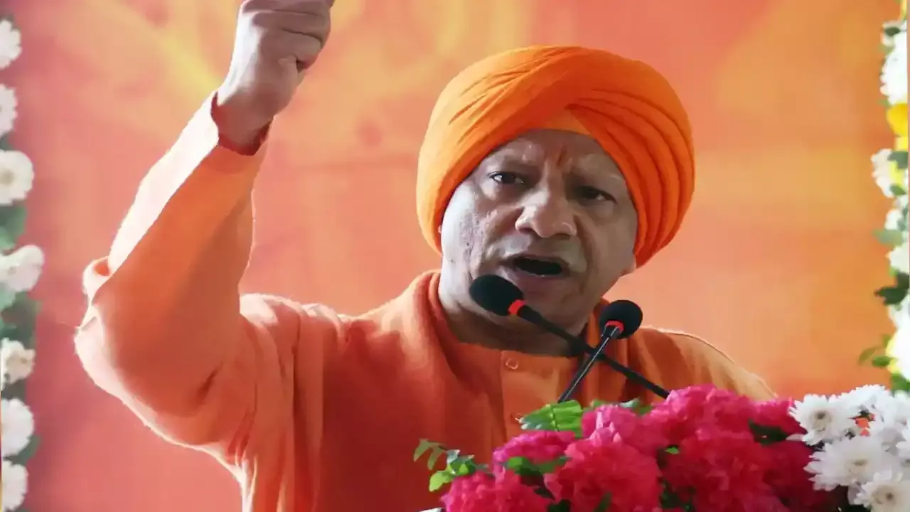 CM Yogi Adityanath attended the Veer Bal Diwas programme, paying tribute to the supreme sacrifice of the Sikh Gurus