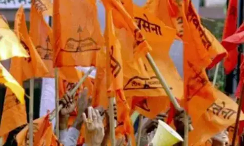 Shiv Sena stages protest against killing of Hindus in Bangladesh