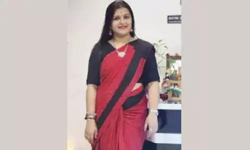 Controversy over actress visit to Shringeri Math