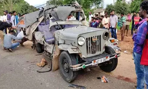 Chikkamagaluru: Tourist jeep overturns, seven hurt