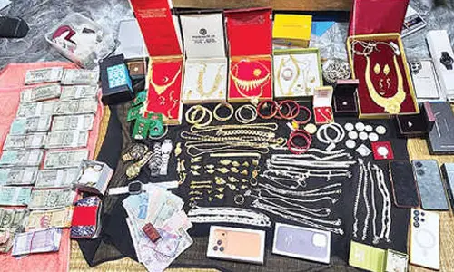 Vigilance raid on two govt officers