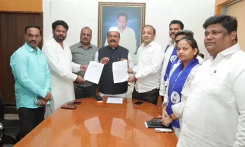 Congress stitches alliance with Vanchit Bahujan Aaghadi for BMC elections