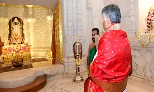 Andhra CM Chandrababu Naidu offers prayers at Ayodhya temple