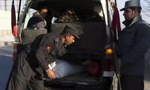 Afghan police arrest eight for drug production, smuggling