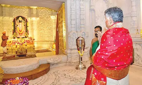 CM offers prayers at Ayodhya Ram temple