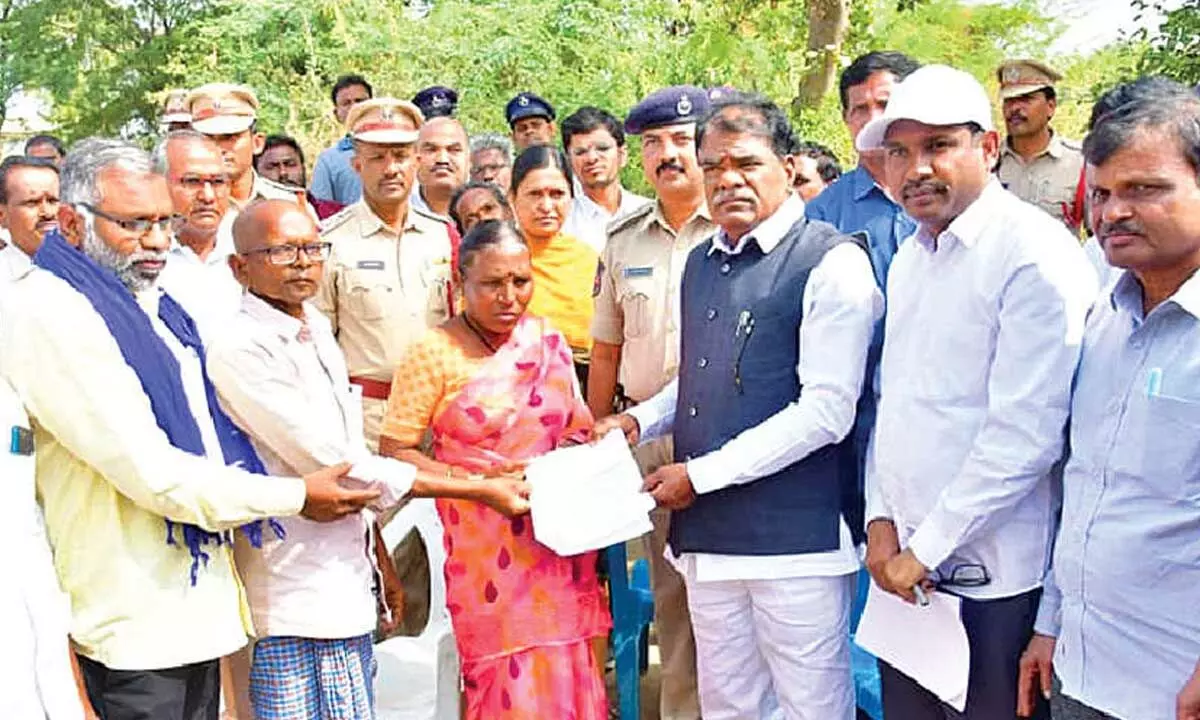 SC & ST Commission vows justice for SA victim’s family SC & ST Commission vows justice for SA victim’s family