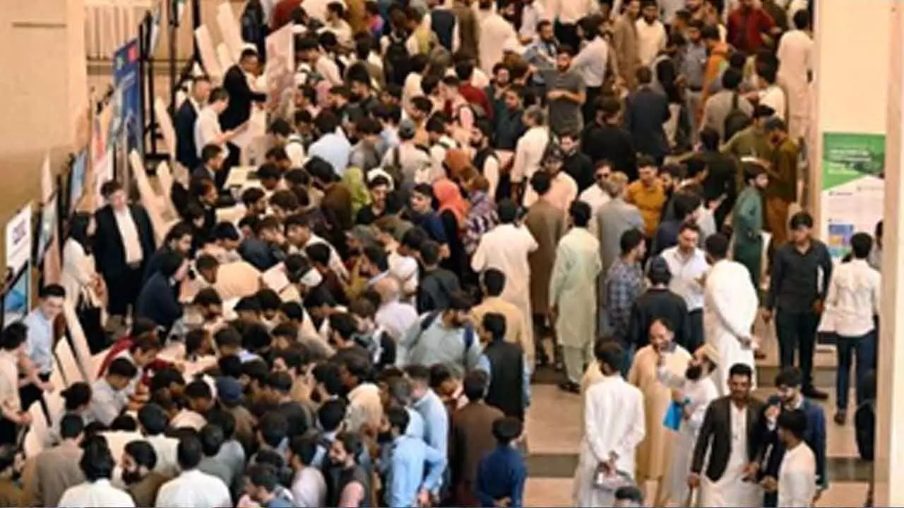 Pakistan: Balochistan govt employees announce pen-down strike over pending allowance demands Pakistan: Balochistan govt employees announce pen-down strike over pending allowance demands