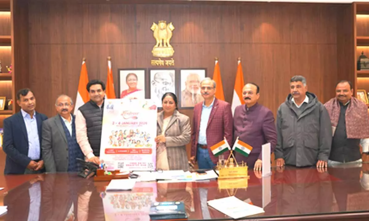 Rekha Gupta discusses details of ‘Delhi Shabdotsav’ with organising team Rekha Gupta discusses details of ‘Delhi Shabdotsav’ with organising team