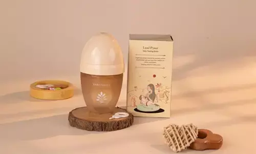 Glass or Plastic: Which Baby Feeding Bottle Is Better?