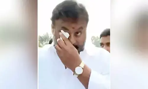 Minister breaks down in Cabinet over district rejig